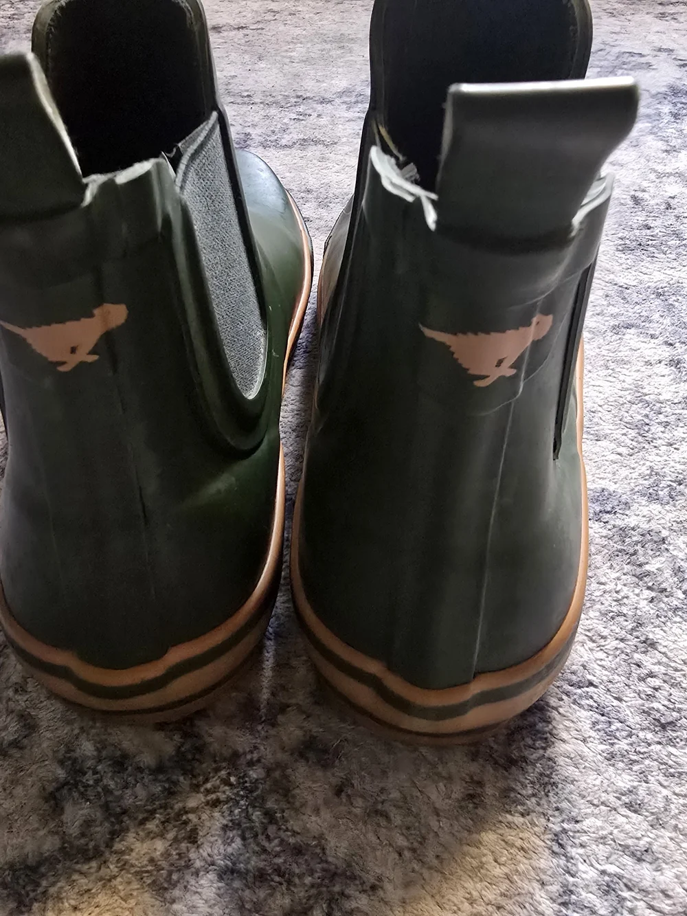 Rocket Dog Rainbow Green Chelsea Rain Boots Women's Size 8.5 EU 39